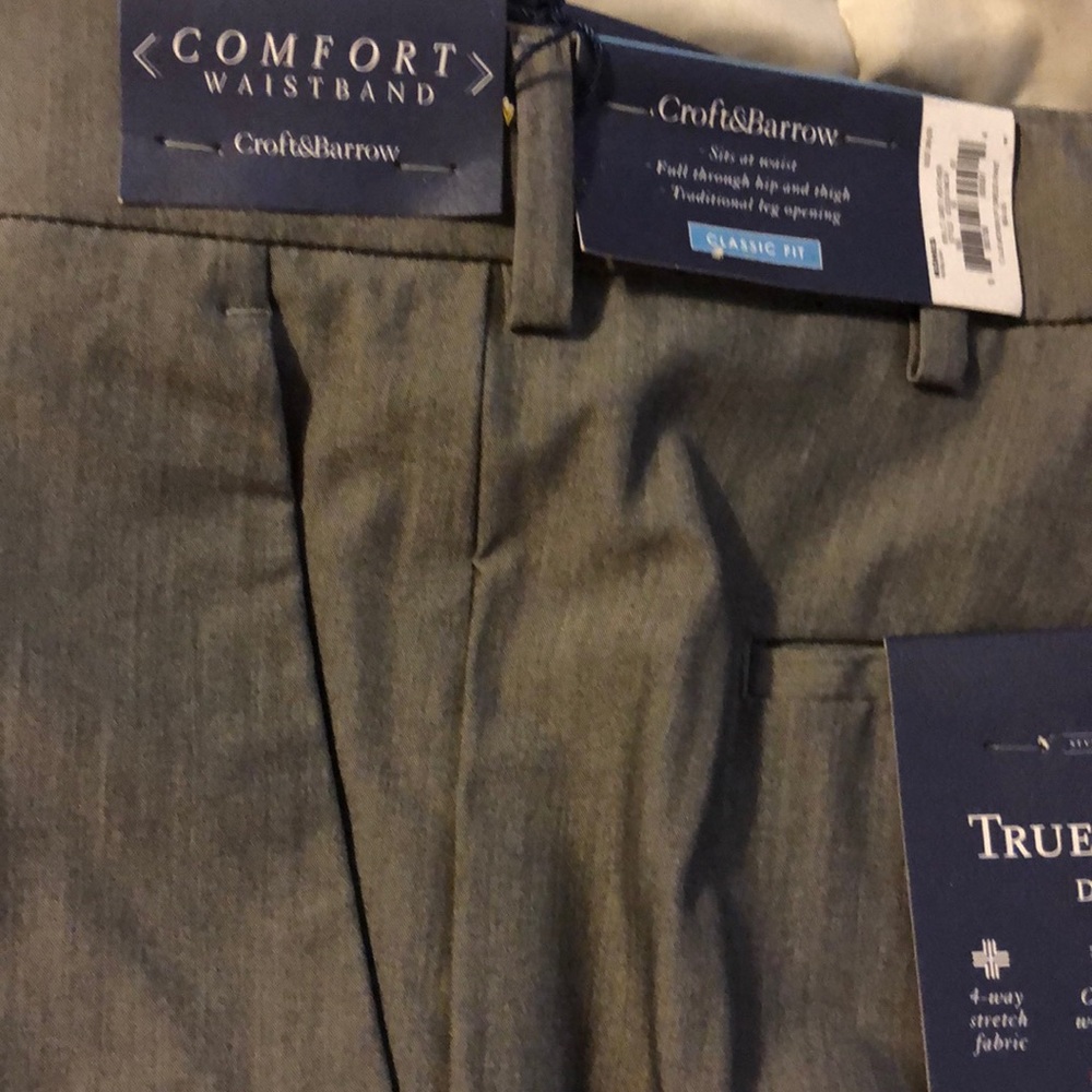 Mens Dress pants comfort waist 38 x 29 never have been worn. Croft & barrow